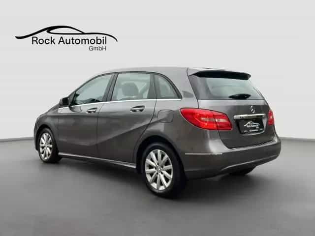 Mercedes-Benz B 180 7G-DCT Automatik *Garantie* 05/2014-photo-3