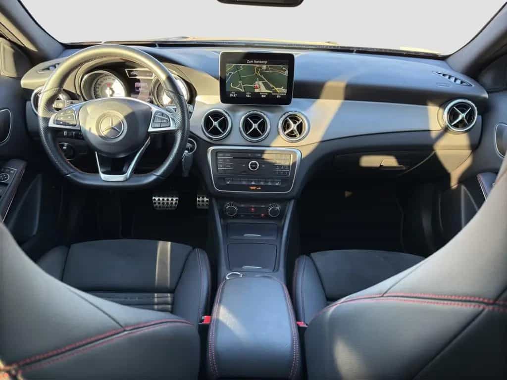 Mercedes-Benz GLA 180 AMG Line 7G *Garantie* 02/2017-photo-13