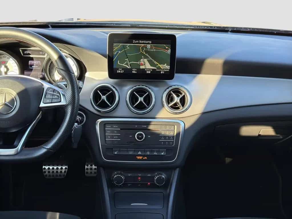 Mercedes-Benz GLA 180 AMG Line 7G *Garantie* 02/2017-photo-14