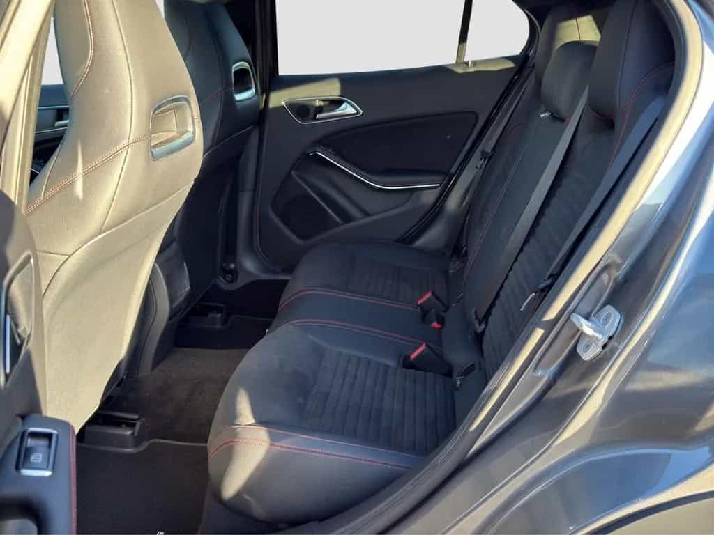 Mercedes-Benz GLA 180 AMG Line 7G *Garantie* 02/2017-photo-19