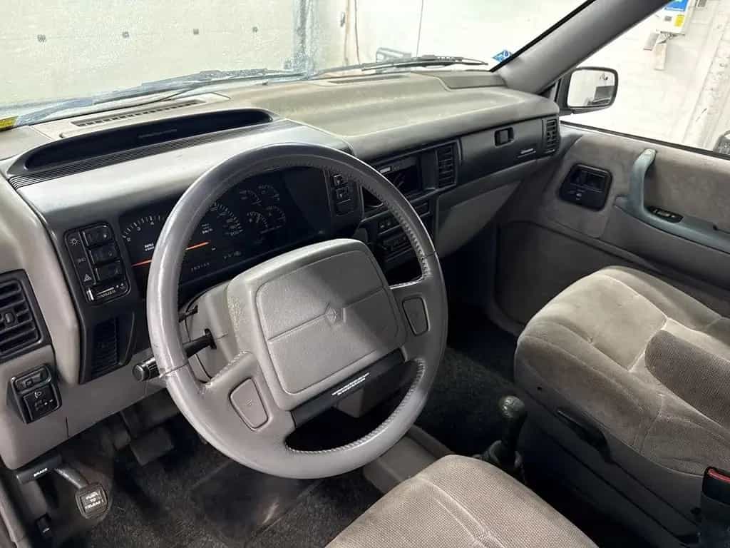 Chrysler Voyager 2.5 td SE 09/1992-photo-10