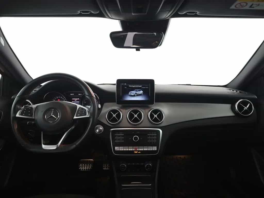 Mercedes-Benz GLA 220 4M AMG AHK Pano LED StandHz. Night 01/2020-photo-10