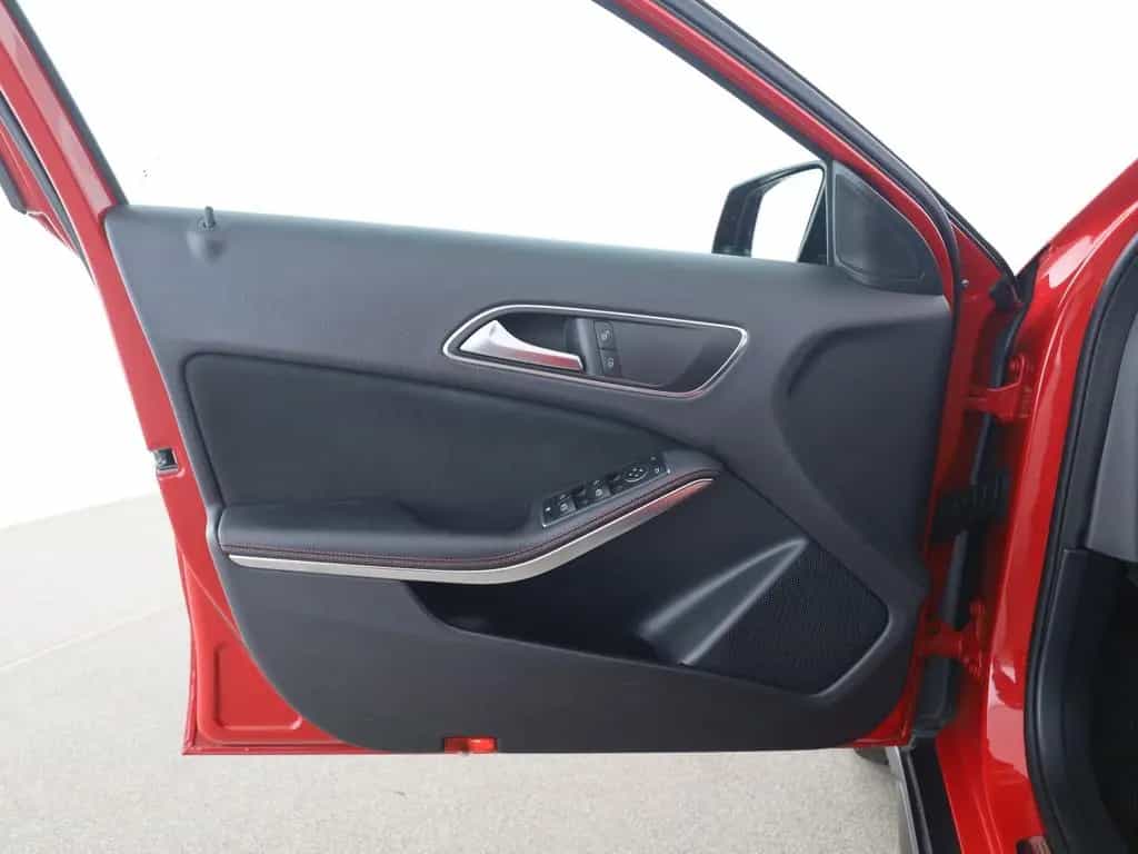 Mercedes-Benz GLA 220 4M AMG AHK Pano LED StandHz. Night 01/2020-photo-12