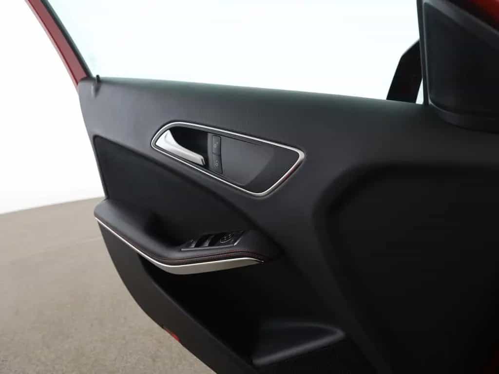 Mercedes-Benz GLA 220 4M AMG AHK Pano LED StandHz. Night 01/2020-photo-13