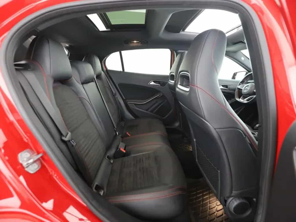Mercedes-Benz GLA 220 4M AMG AHK Pano LED StandHz. Night 01/2020-photo-14