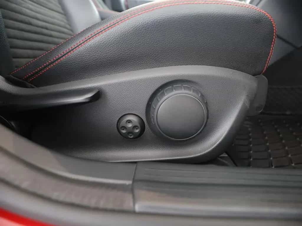 Mercedes-Benz GLA 220 4M AMG AHK Pano LED StandHz. Night 01/2020-photo-17