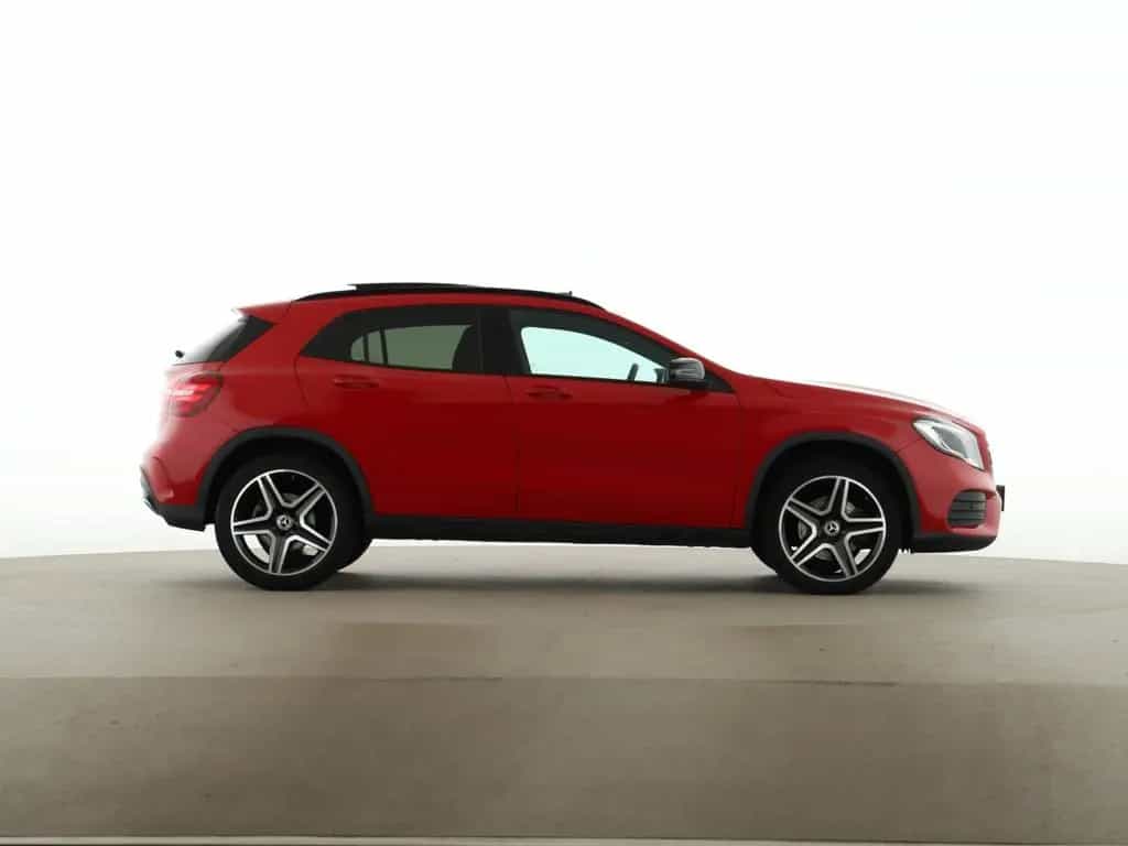 Mercedes-Benz GLA 220 4M AMG AHK Pano LED StandHz. Night 01/2020-photo-7