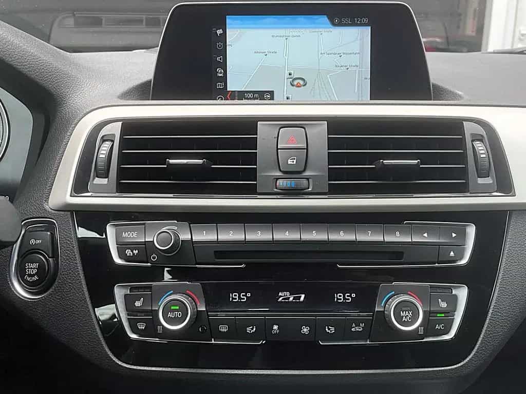 BMW 220 i Cabrio AUT Advantage LED H&K NAVI SHZ PDC 06/2018-photo-17