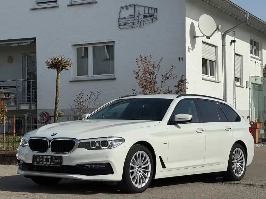BMW 520 d Touring Sport Line*HEAD-UP*GARANTIE*KAMERA* 11/2017-photo-0