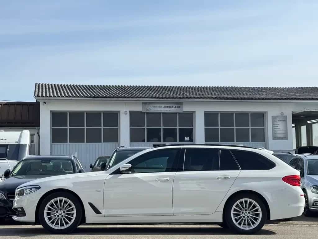 BMW 520 d Touring Sport Line*HEAD-UP*GARANTIE*KAMERA* 11/2017-photo-2