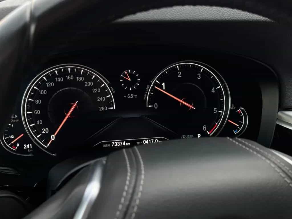 BMW 520 d Touring Sport Line*HEAD-UP*GARANTIE*KAMERA* 11/2017-photo-22