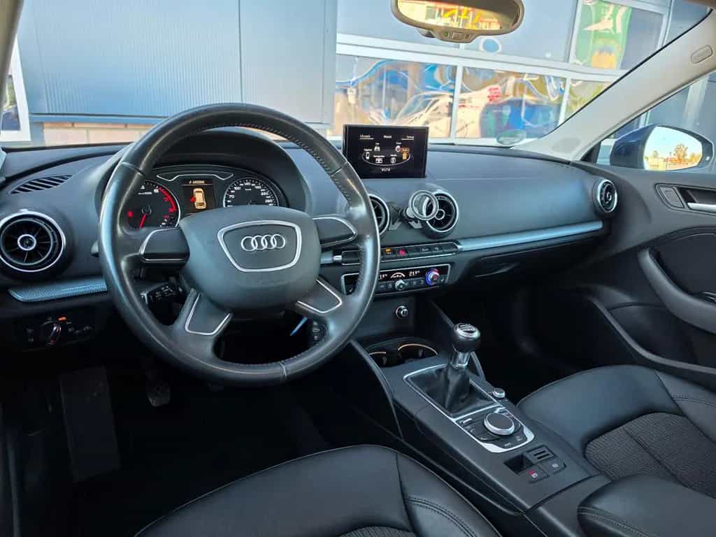 Audi A3 1.4  Ambiente TÜV Neu/Scheckh./LED/Navi/AHK 09/2014-photo-16