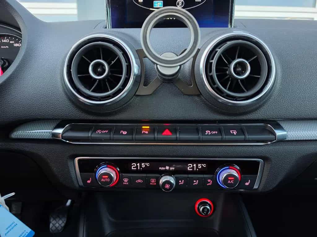 Audi A3 1.4  Ambiente TÜV Neu/Scheckh./LED/Navi/AHK 09/2014-photo-21