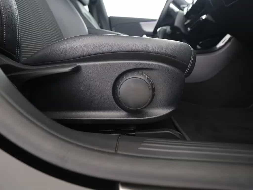 Mercedes-Benz CLA 200 d Progressive Burmester MBUX LED Navi 02/2022-photo-17
