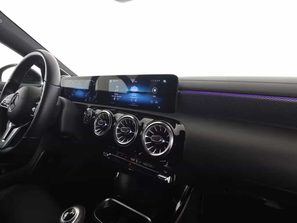 Mercedes-Benz CLA 200 d Progressive Burmester MBUX LED Navi 02/2022-photo-21