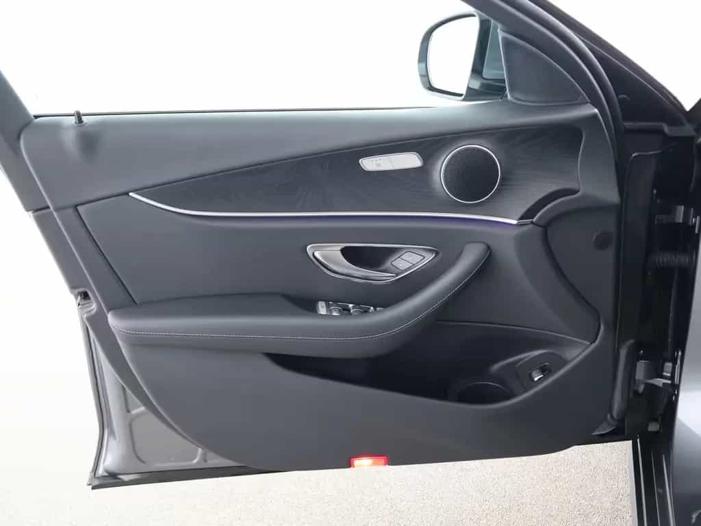 Mercedes-Benz E 220 d Avantgarde SHD Widescreen Distr. LED 06/2022-photo-12