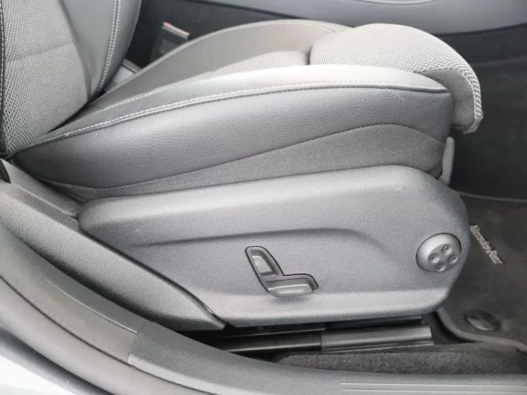 Mercedes-Benz E 220 d Avantgarde SHD Widescreen Distr. LED 06/2022-photo-17