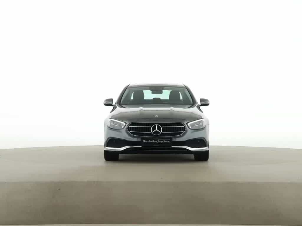 Mercedes-Benz E 220 d Avantgarde SHD Widescreen Distr. LED 06/2022-photo-2