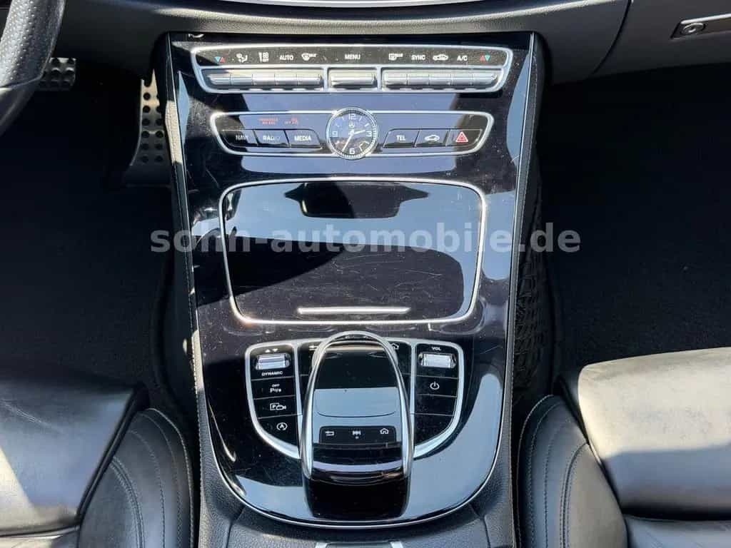 Mercedes-Benz E 450 4Matic AMG-Line/Pano/Wide/360°/Historie MB 11/2018-photo-41