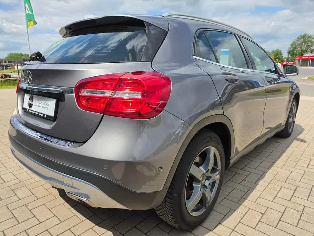 Mercedes-Benz GLA 200 Urban TÜV Neu/Bi-Xenon/Navi/Allwetterr. 10/2015-photo-11