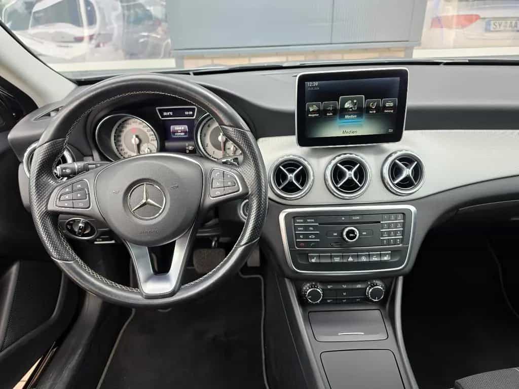 Mercedes-Benz GLA 200 Urban TÜV Neu/Bi-Xenon/Navi/Allwetterr. 10/2015-photo-19