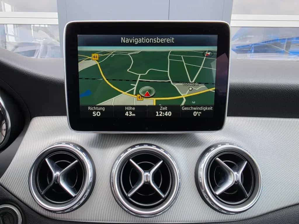 Mercedes-Benz GLA 200 Urban TÜV Neu/Bi-Xenon/Navi/Allwetterr. 10/2015-photo-22