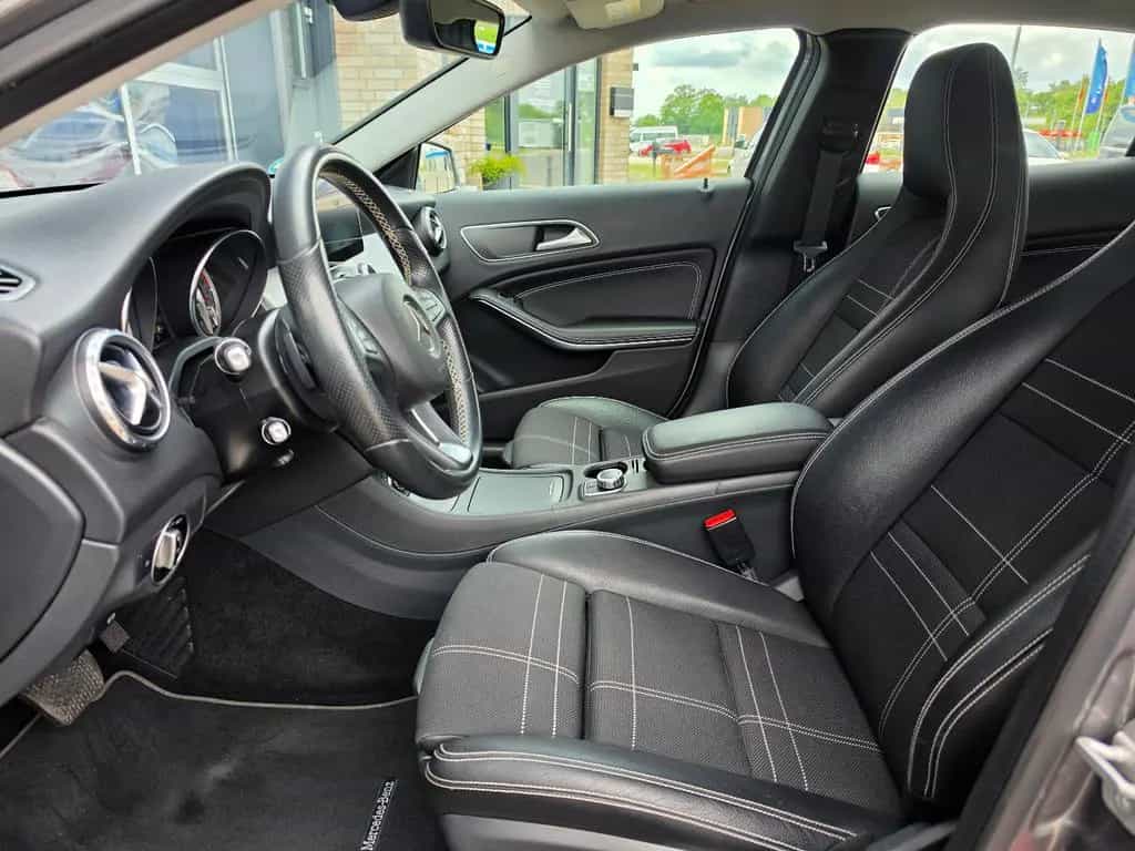 Mercedes-Benz GLA 200 Urban TÜV Neu/Bi-Xenon/Navi/Allwetterr. 10/2015-photo-28