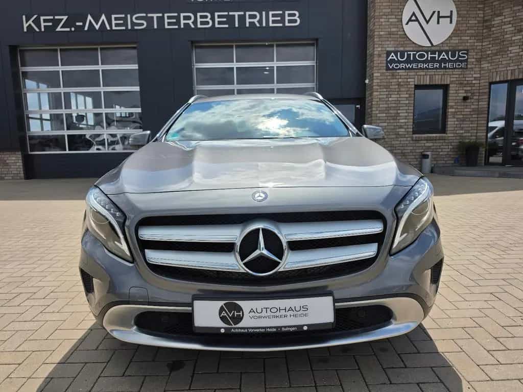 Mercedes-Benz GLA 200 Urban TÜV Neu/Bi-Xenon/Navi/Allwetterr. 10/2015-photo-3