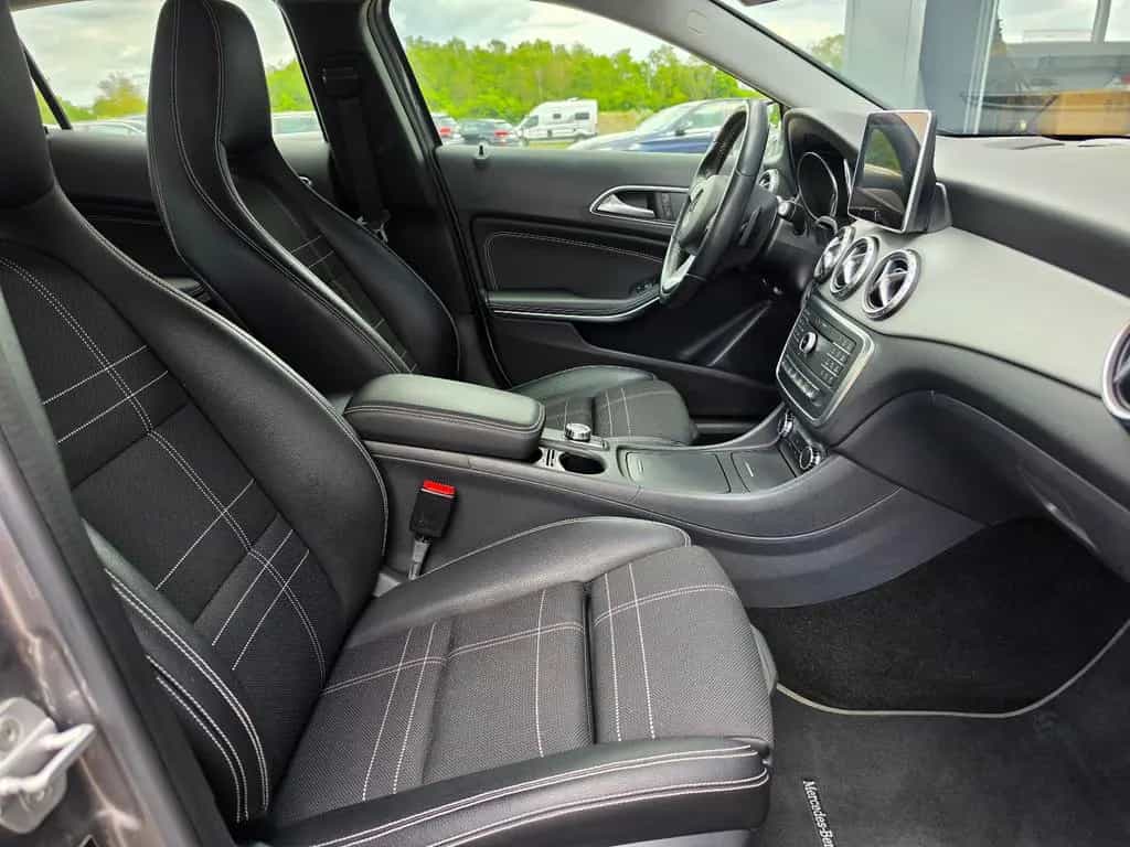 Mercedes-Benz GLA 200 Urban TÜV Neu/Bi-Xenon/Navi/Allwetterr. 10/2015-photo-30