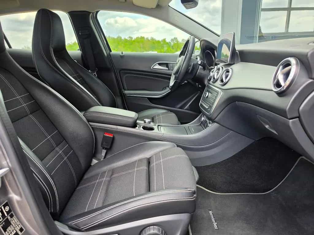 Mercedes-Benz GLA 200 Urban TÜV Neu/Bi-Xenon/Navi/Allwetterr. 10/2015-photo-31