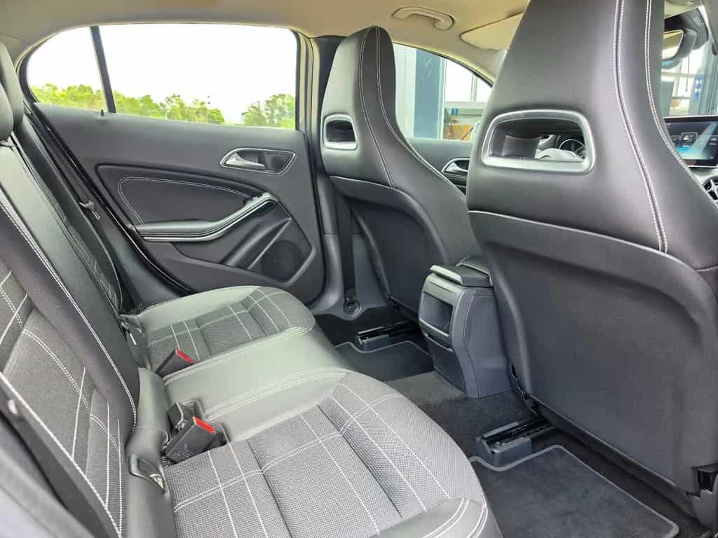 Mercedes-Benz GLA 200 Urban TÜV Neu/Bi-Xenon/Navi/Allwetterr. 10/2015-photo-35