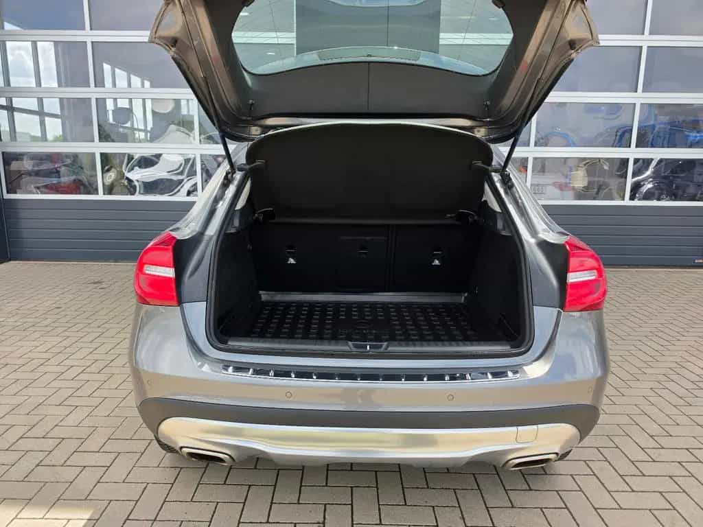Mercedes-Benz GLA 200 Urban TÜV Neu/Bi-Xenon/Navi/Allwetterr. 10/2015-photo-38