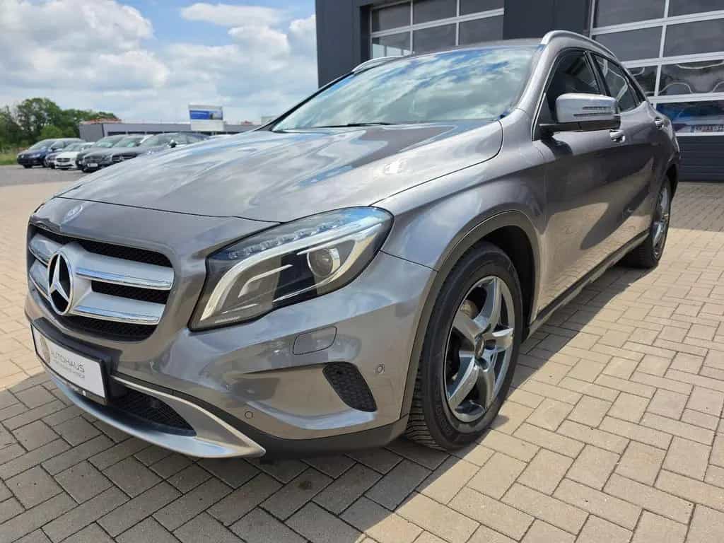 Mercedes-Benz GLA 200 Urban TÜV Neu/Bi-Xenon/Navi/Allwetterr. 10/2015-photo-5