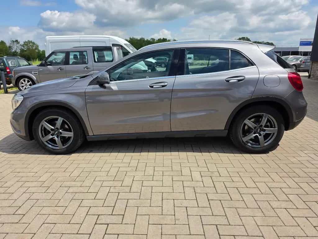 Mercedes-Benz GLA 200 Urban TÜV Neu/Bi-Xenon/Navi/Allwetterr. 10/2015-photo-6