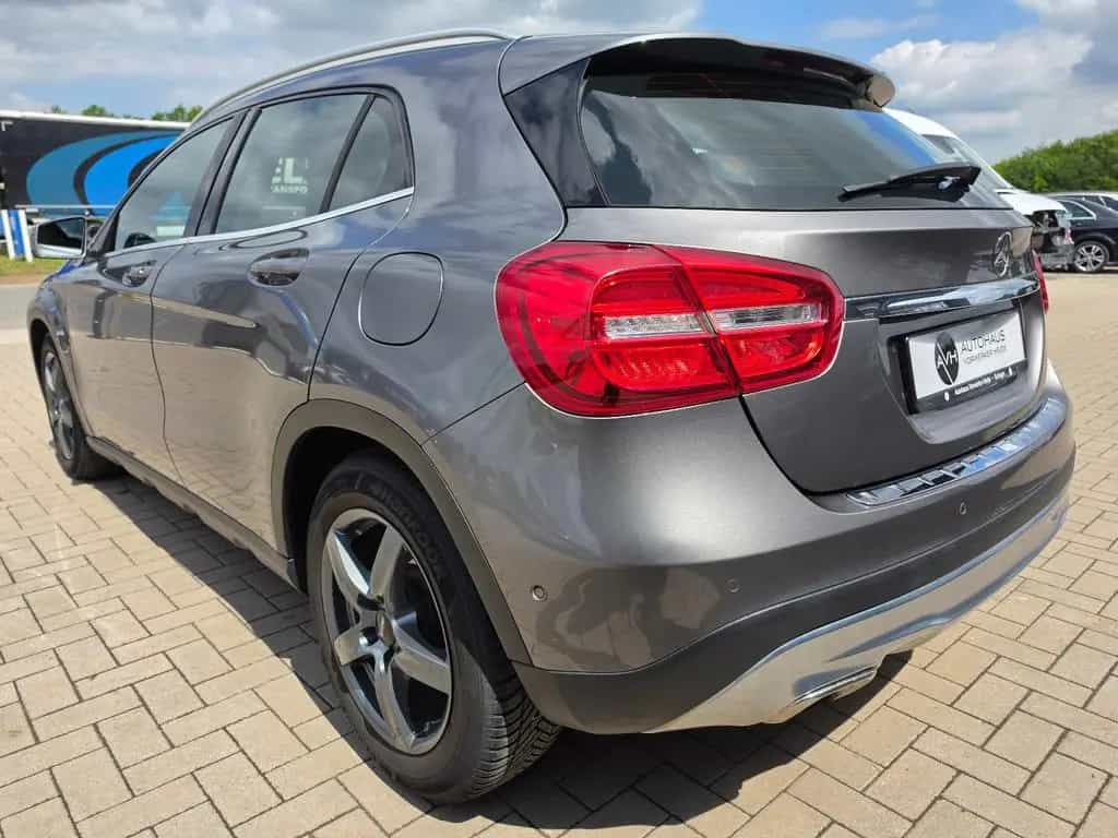 Mercedes-Benz GLA 200 Urban TÜV Neu/Bi-Xenon/Navi/Allwetterr. 10/2015-photo-8