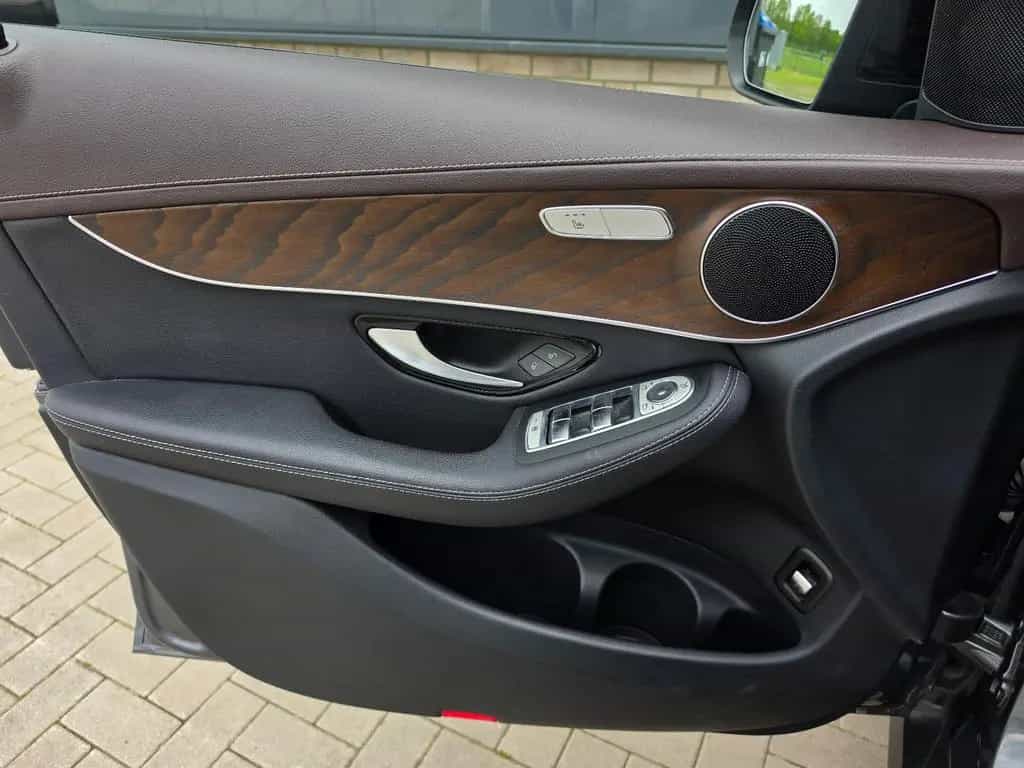 Mercedes-Benz GLC 250 4Matic TÜV Neu/Scheckh./LED/360°/Navi 07/2018-photo-29