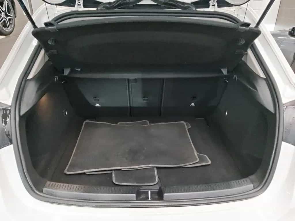 Mercedes-Benz A 180 d Navi LED Shz T-Leder AHK MBUX 07/2022-photo-11