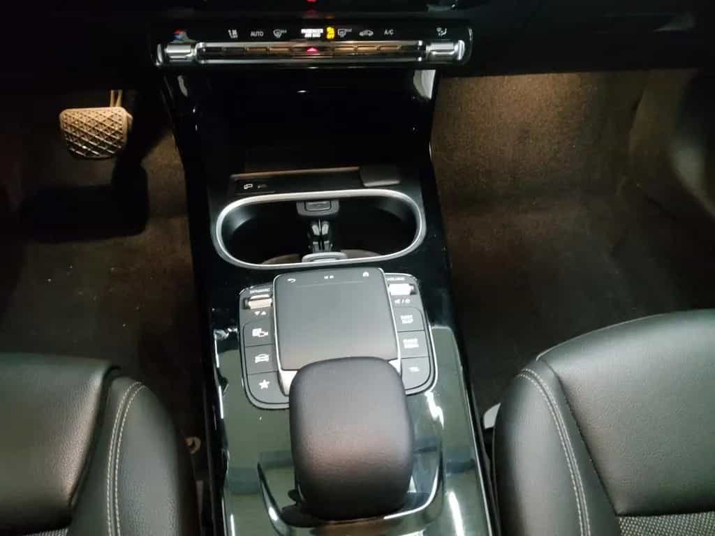 Mercedes-Benz A 180 d Navi LED Shz T-Leder AHK MBUX 07/2022-photo-5