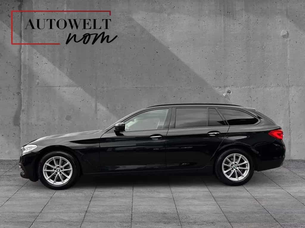 BMW 520 d xDrive Sport Line STHZ/SITZBELÜF./MASSAGE/R 10/2017-photo-2