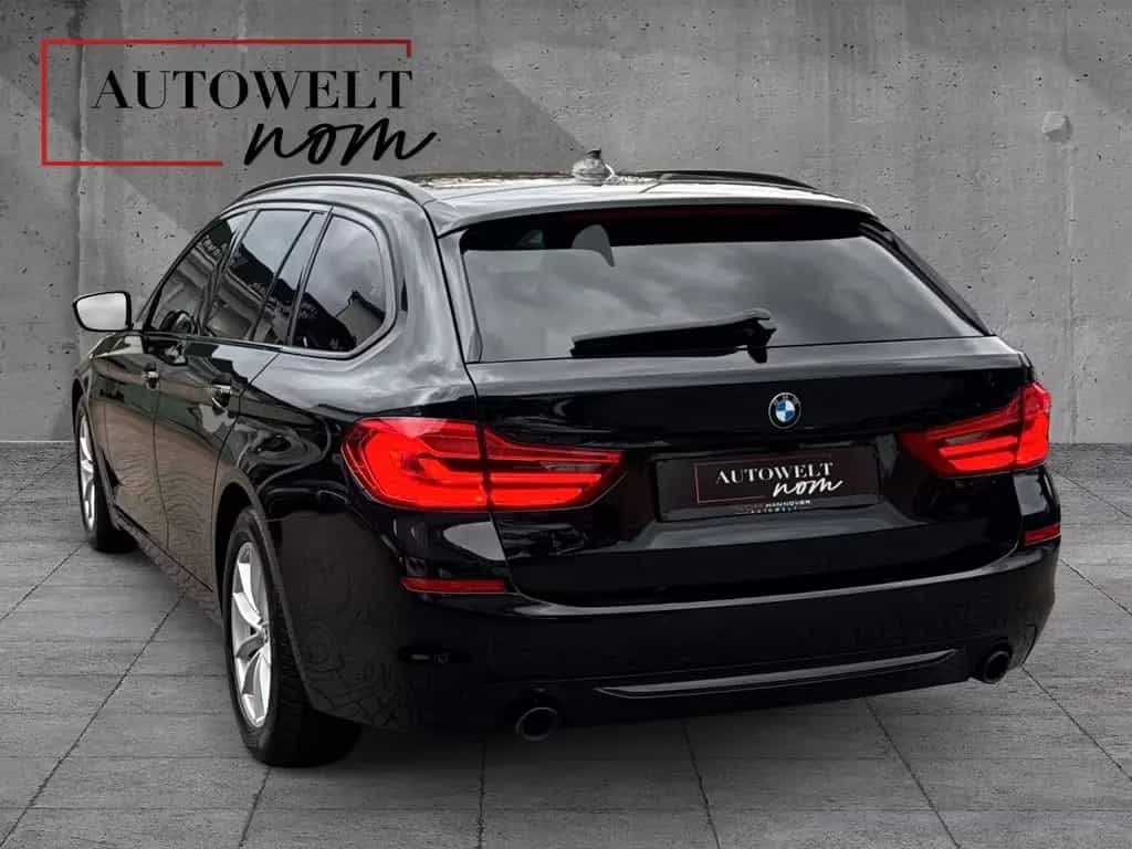 BMW 520 d xDrive Sport Line STHZ/SITZBELÜF./MASSAGE/R 10/2017-photo-3