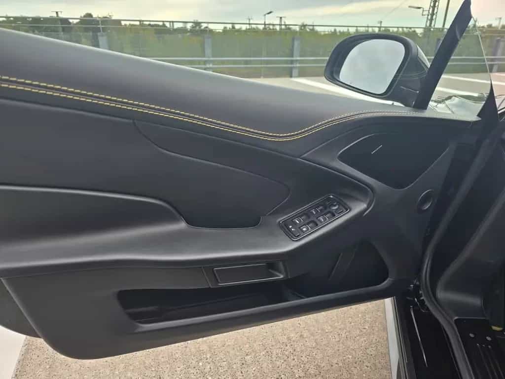 Aston Martin Vanquish S Facelift top Zustand Scheckheft lücke 08/2017-photo-9