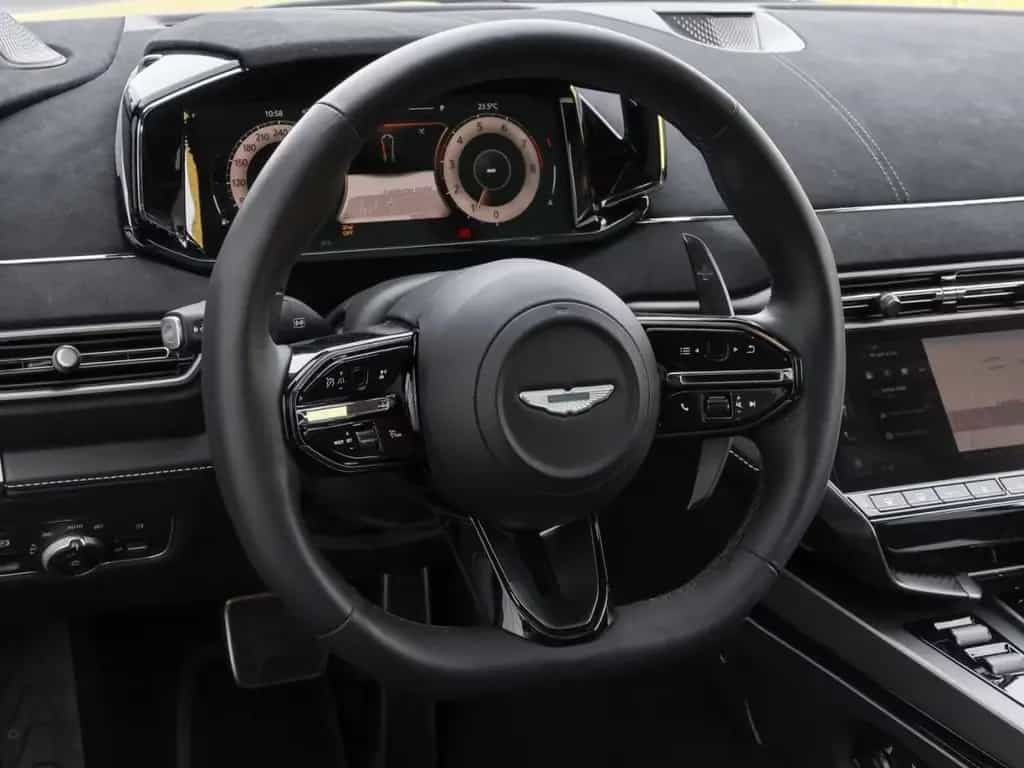 Aston Martin Vanquish Coupe 01/2025-photo-16