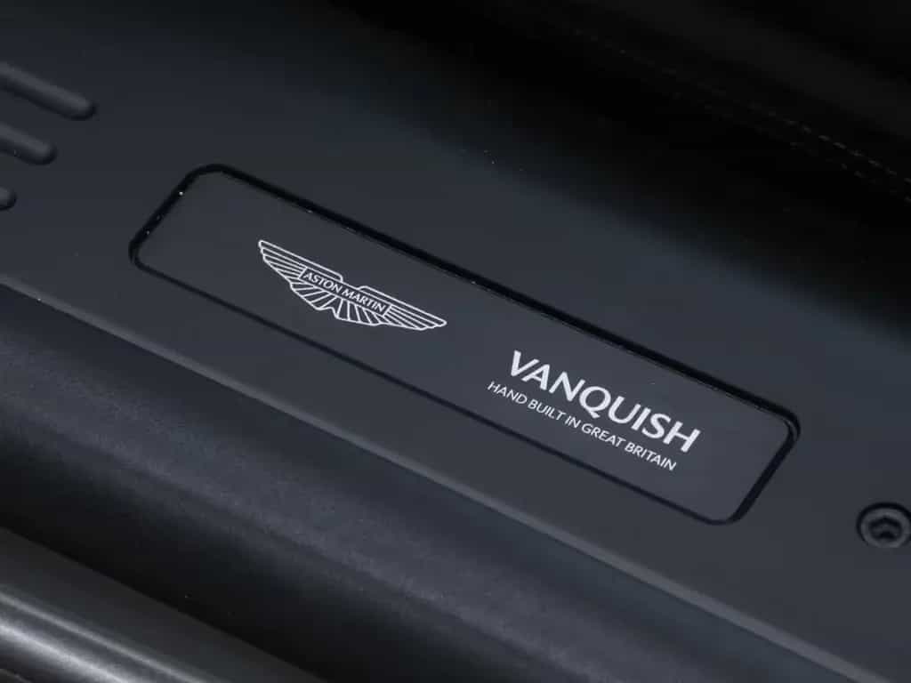 Aston Martin Vanquish Coupe 01/2025-photo-19