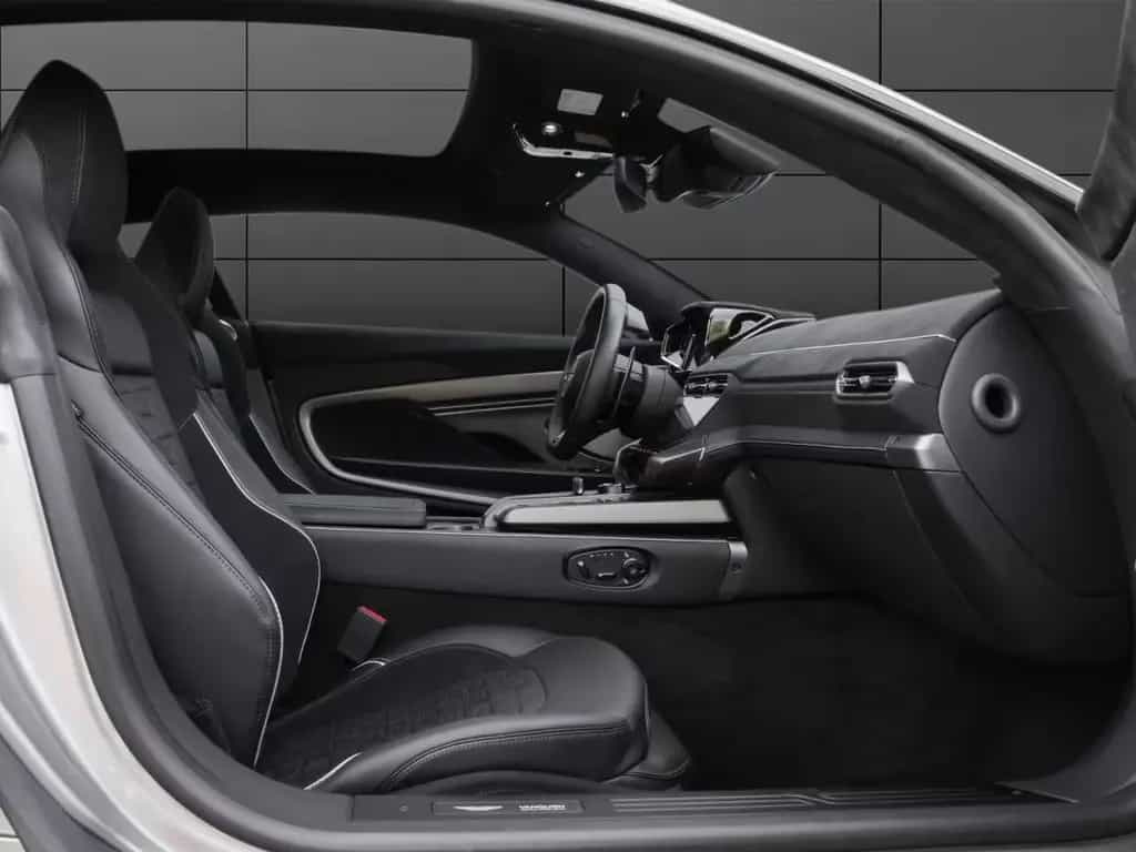 Aston Martin Vanquish Coupe 01/2025-photo-20