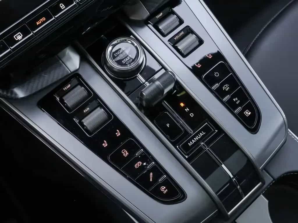 Aston Martin Vanquish Coupe 01/2025-photo-26