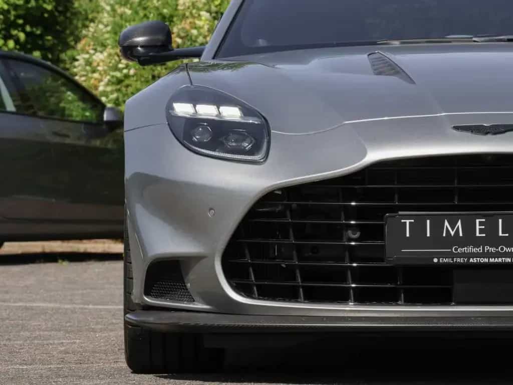 Aston Martin Vanquish Coupe 01/2025-photo-4