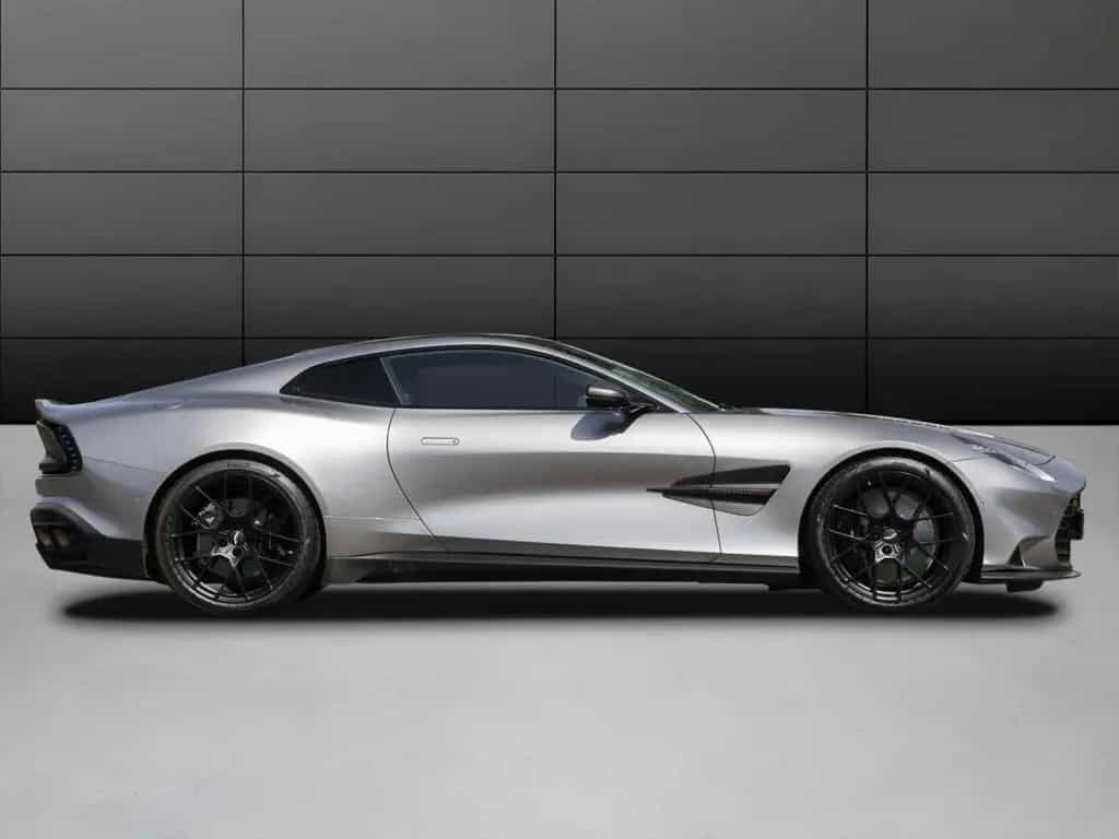 Aston Martin Vanquish Coupe 01/2025-photo-6
