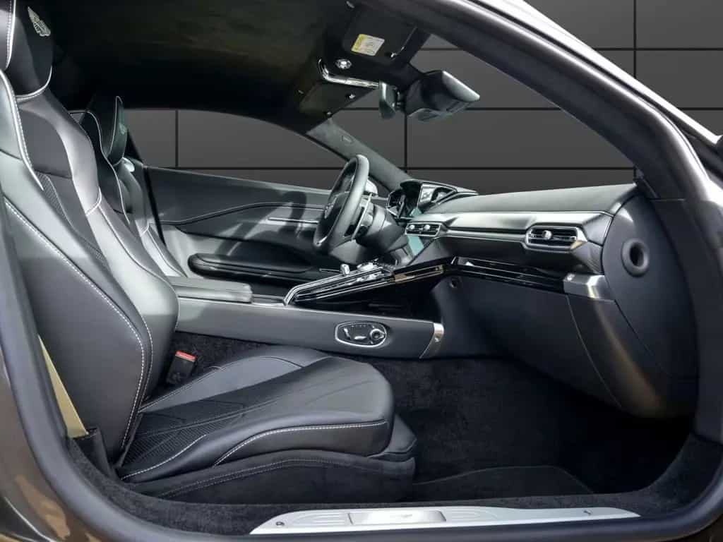 Aston Martin V8 Vantage Coupe 01/2026-photo-11