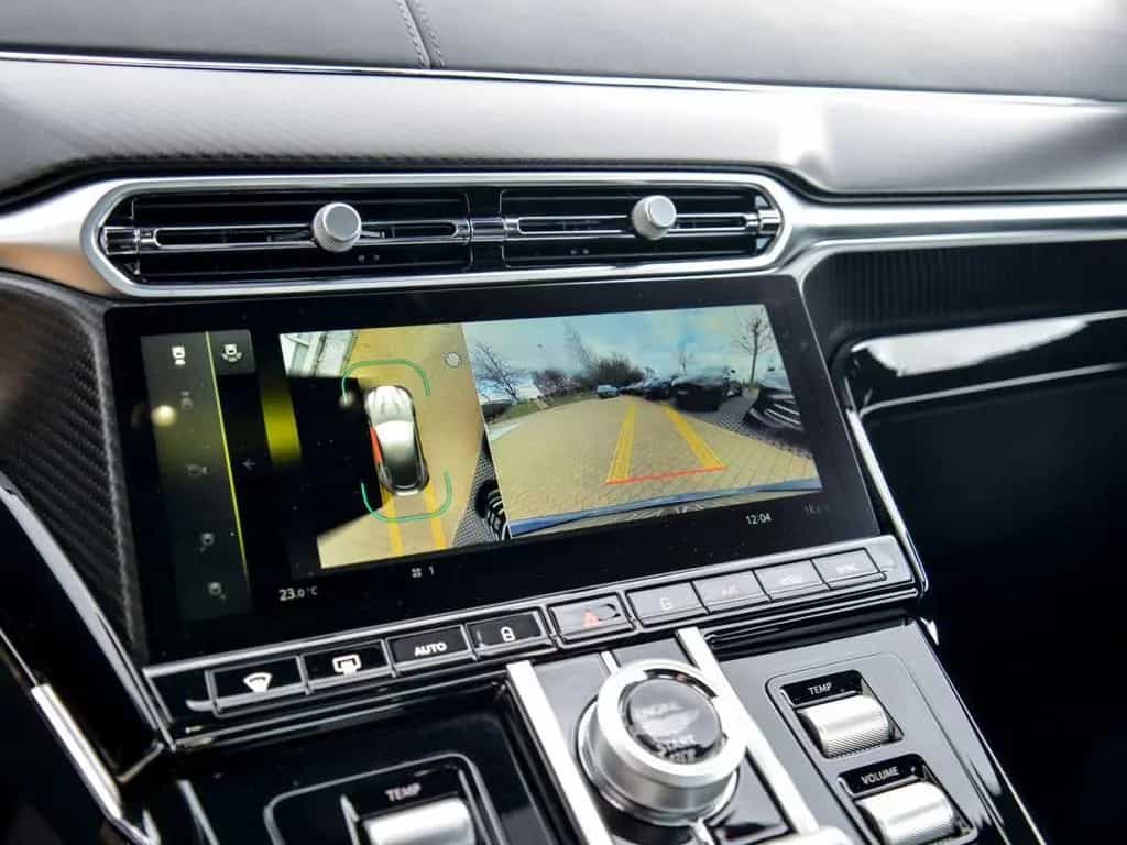 Aston Martin V8 Vantage Coupe 01/2026-photo-18