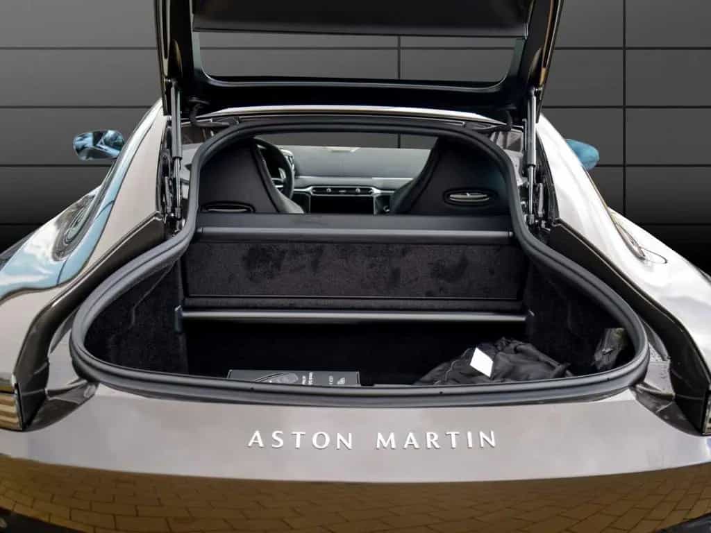 Aston Martin V8 Vantage Coupe 01/2026-photo-24